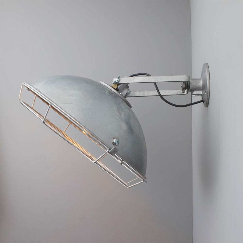 Cargo Cluster Wall Light in Detail.