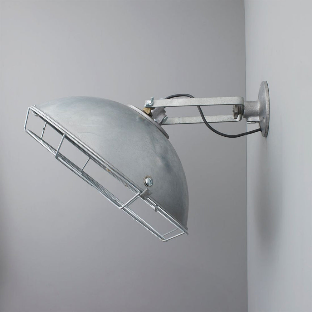 Cargo Cluster Wall Light in Detail.