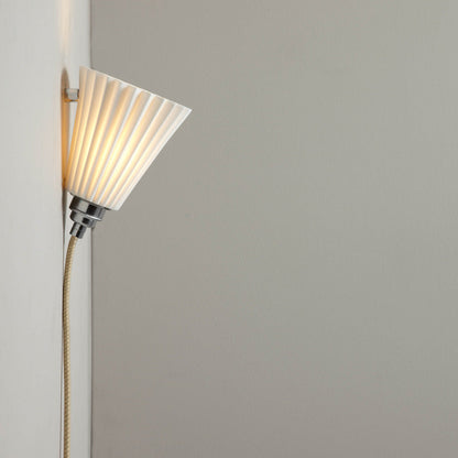 Portable Pleat Wall Light in Detail.