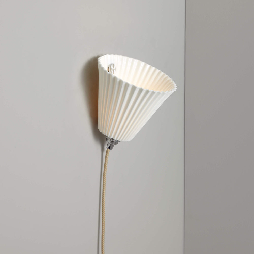 Portable Pleat Wall Light in Detail.