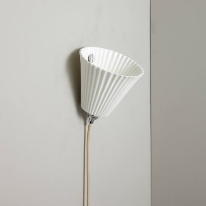 Portable Pleat Wall Light in Detail.