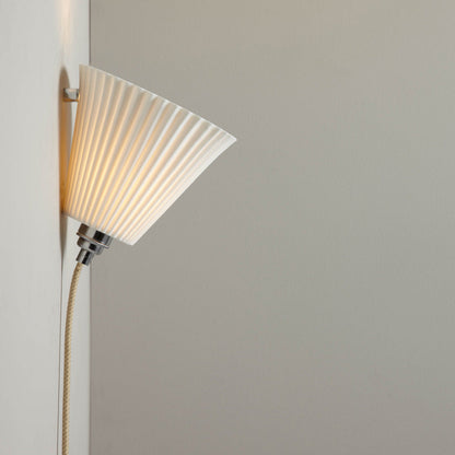 Portable Pleat Wall Light in Detail.