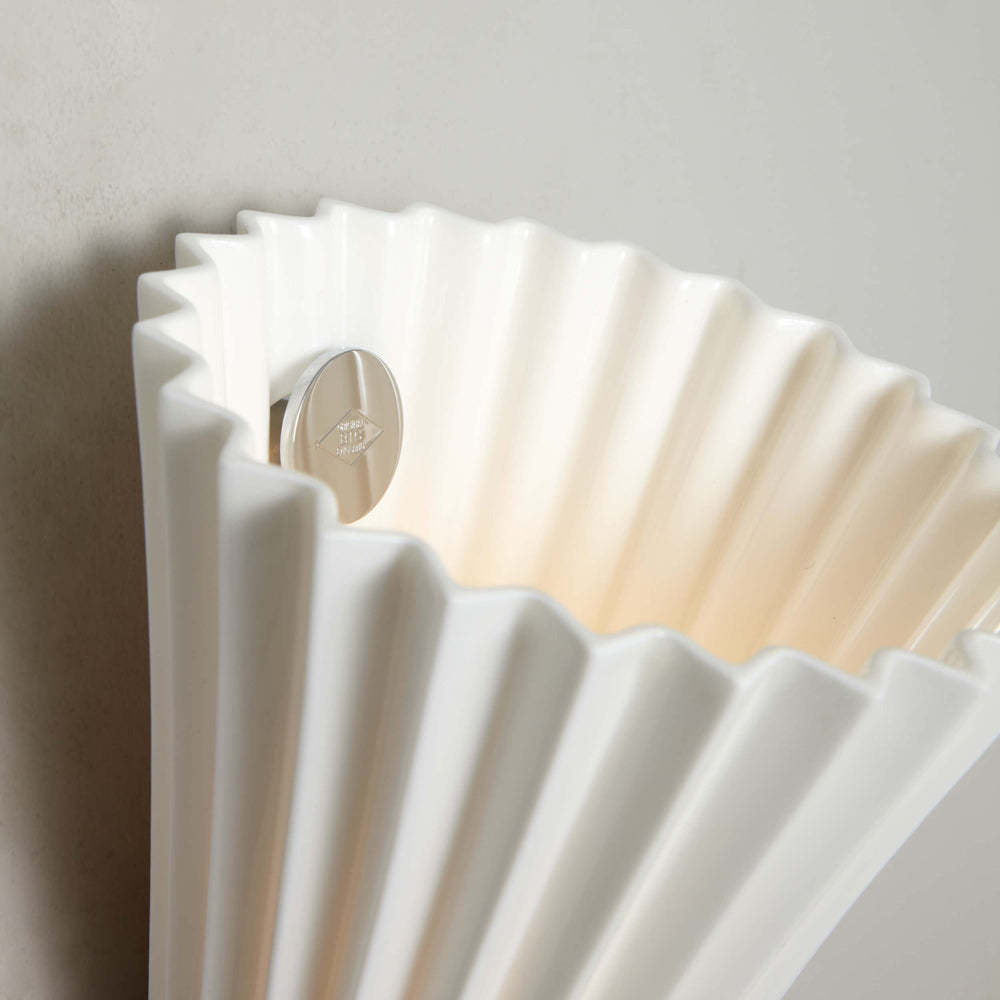 Portable Pleat Wall Light in Detail.