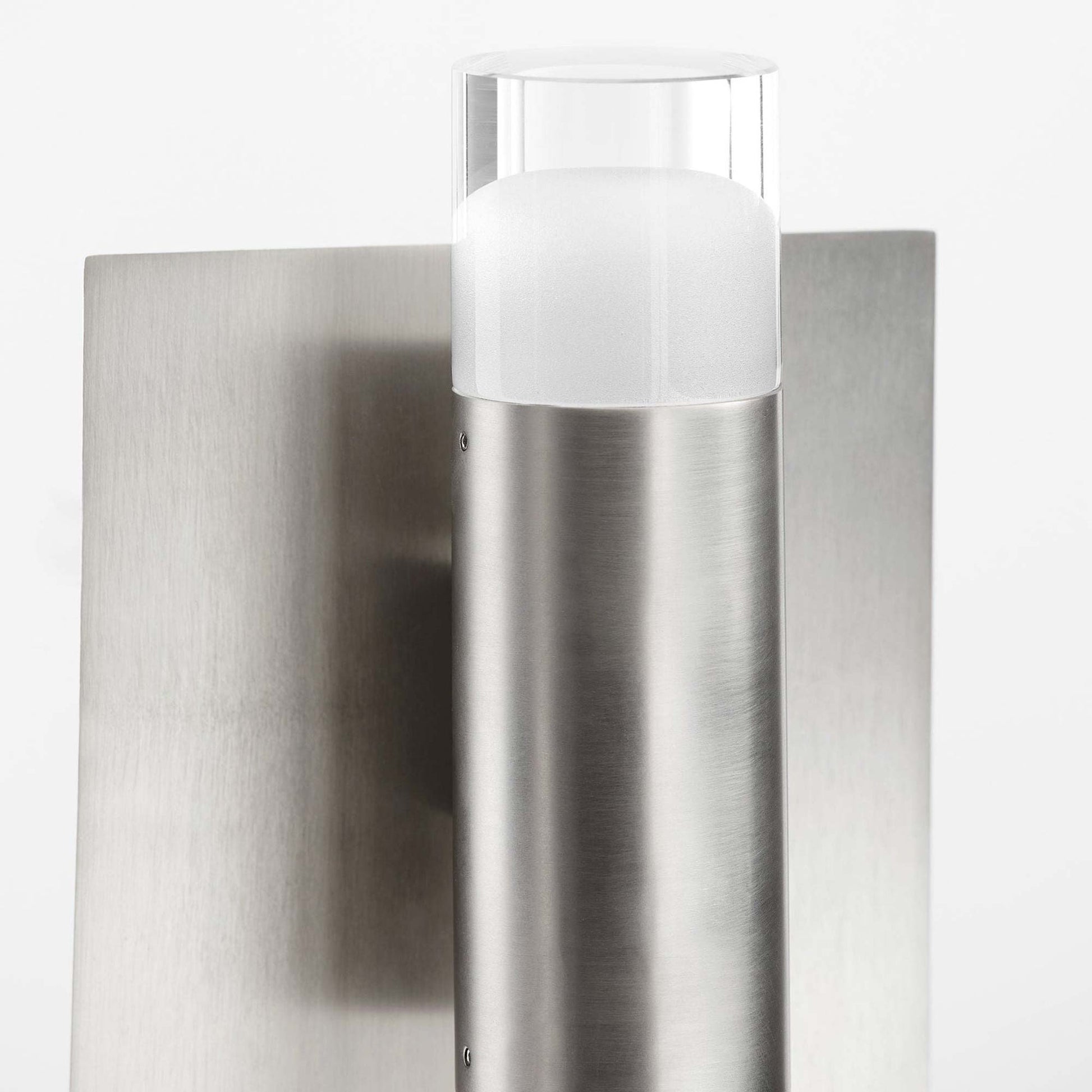 Alarum LED Wall Light in Detail.