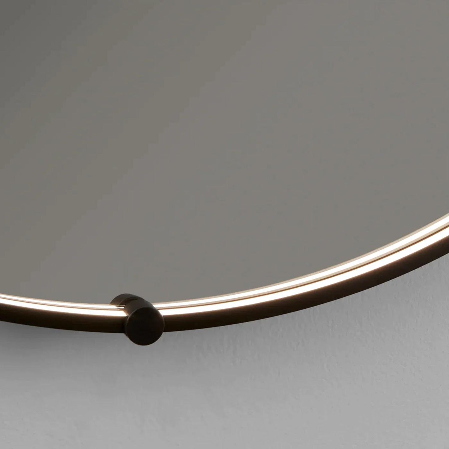Avior Round LED Wall Mirror in Detail.