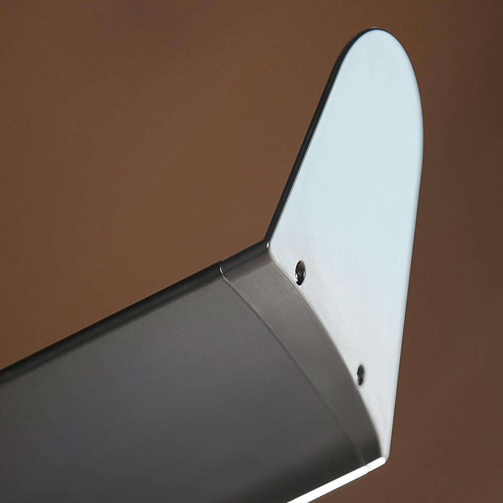 Enorme Ceiling Fan in Detail.