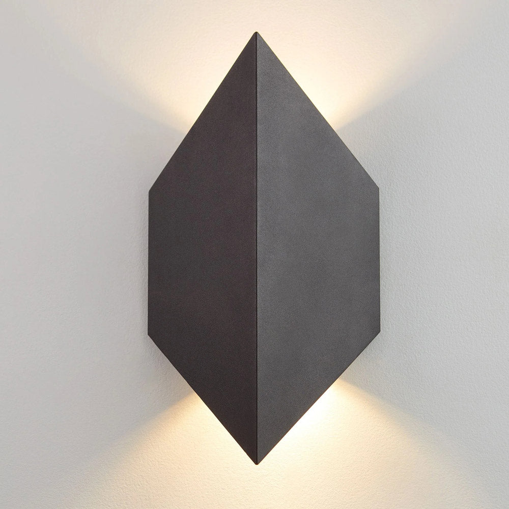 Motto Outdoor LED Wall Light in Detail.