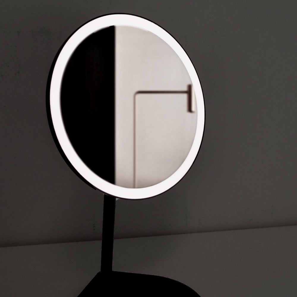Solo LED Makeup Mirror in Detail.