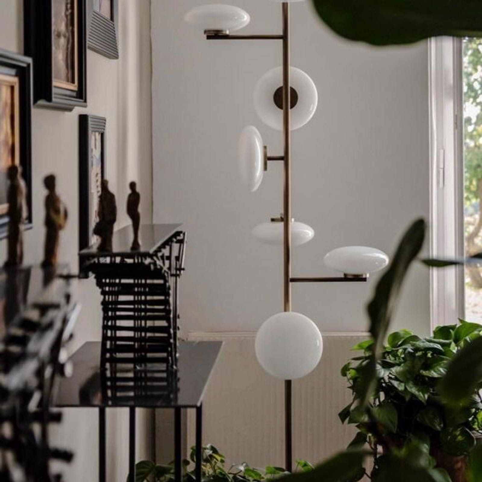 Mami LED Ceiling / Floor Lamp in living room.