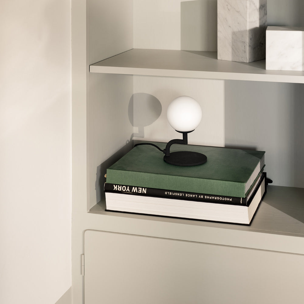 Mobil Table Lamp in Detail.