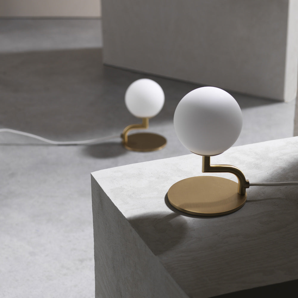 Mobil Table Lamp in Detail.