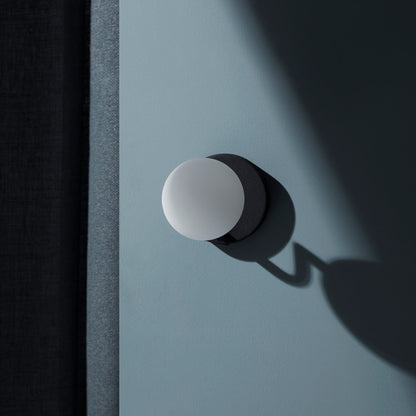 Mobil Wall Light in Detail.