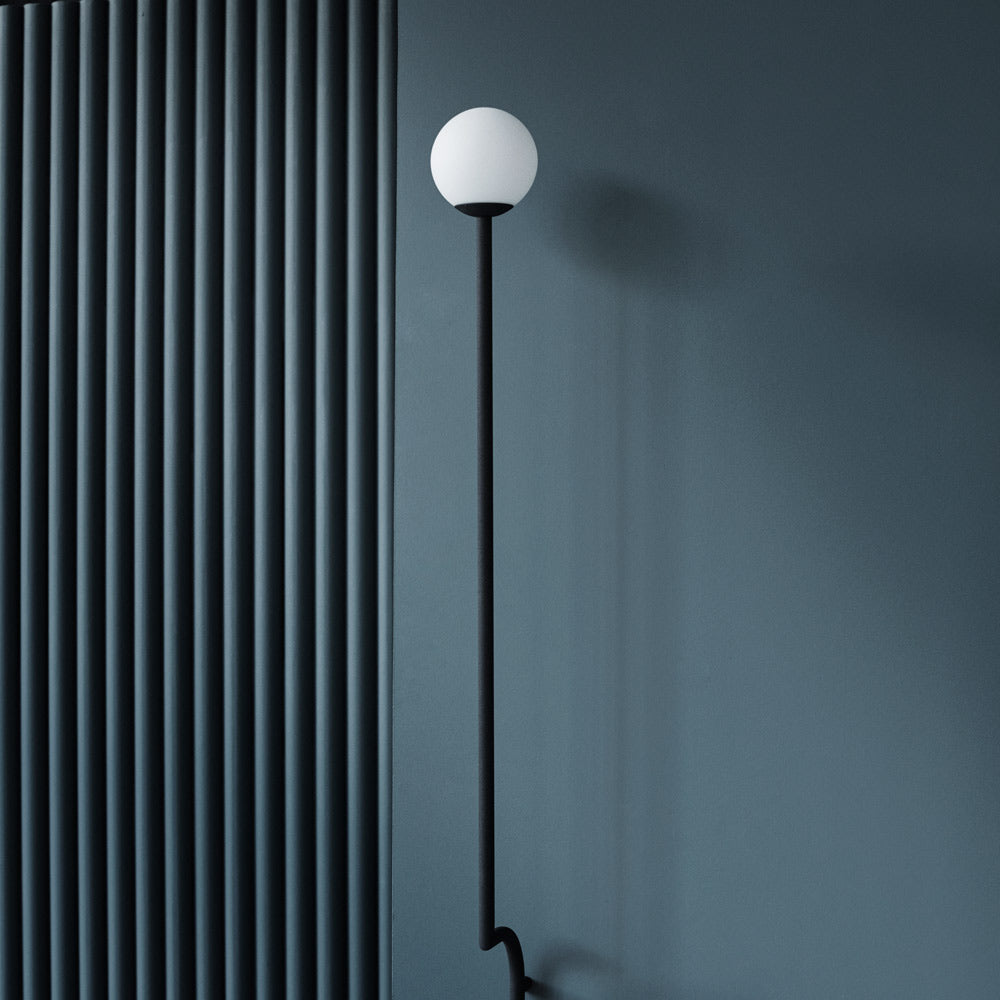 Mobil Wall Light in Detail.