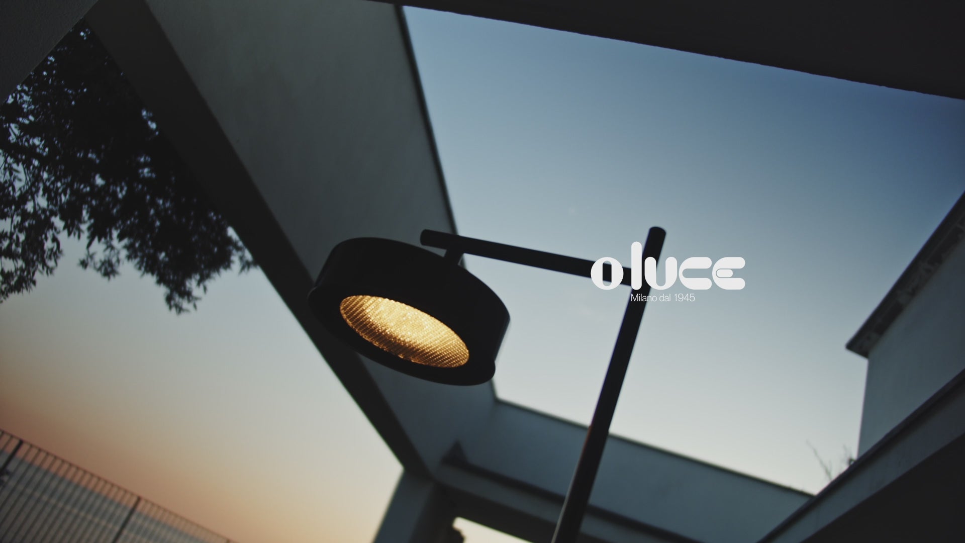 Berlin Outdoor Floor Lamp (video).