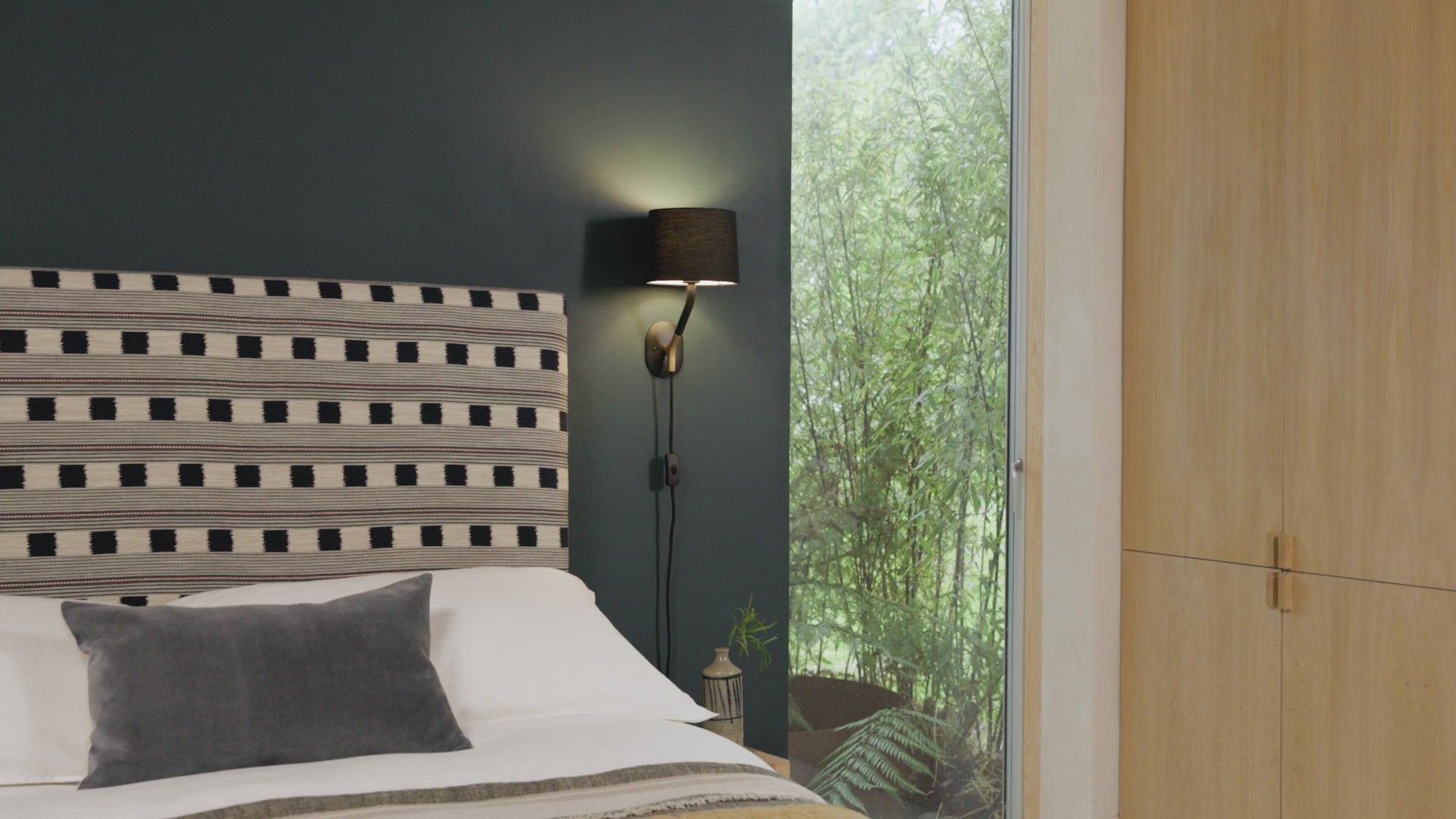 Arbor Plug-In Wall Light - Video.