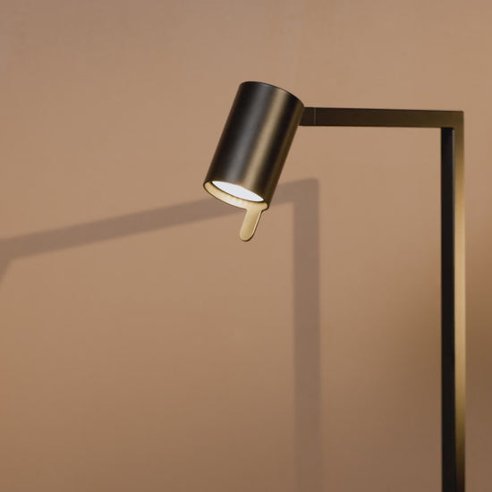 Ascoli Desk Lamp - Video.