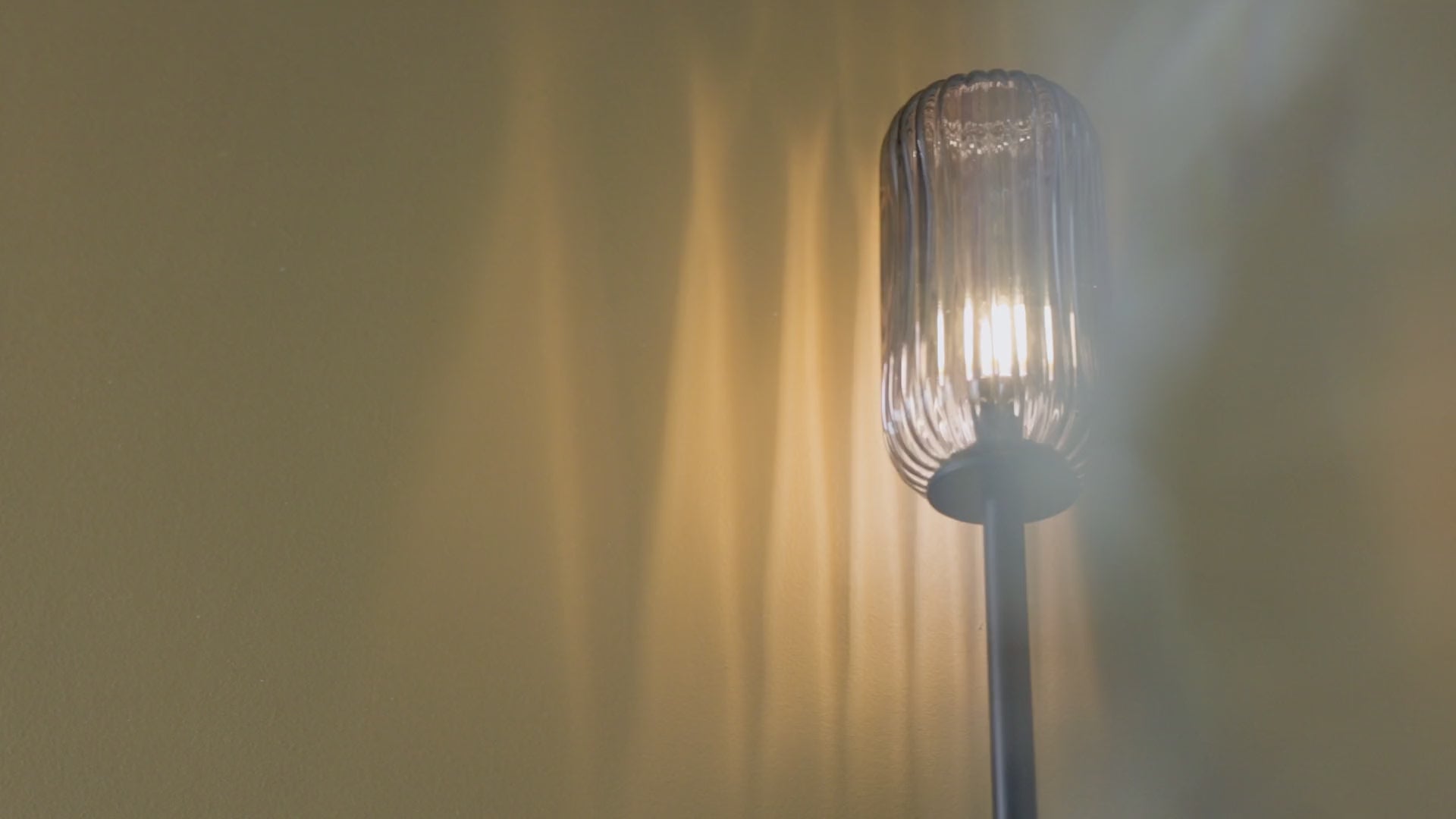 Tacoma LED Pendant Light With Wall Kit - Video.