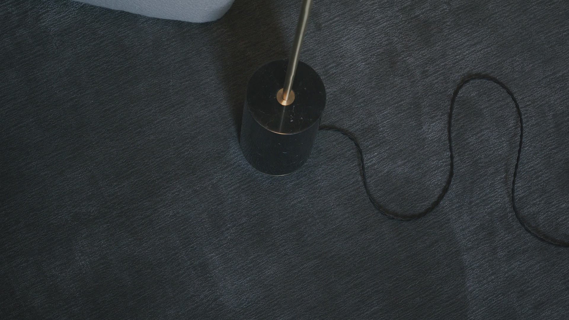 Pendulum LED Floor Lamp - Video.