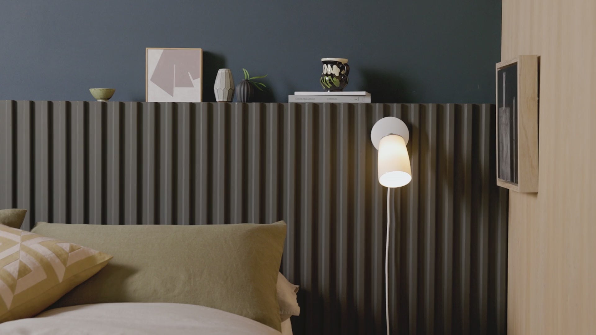Carlton Wall Light - Video.
