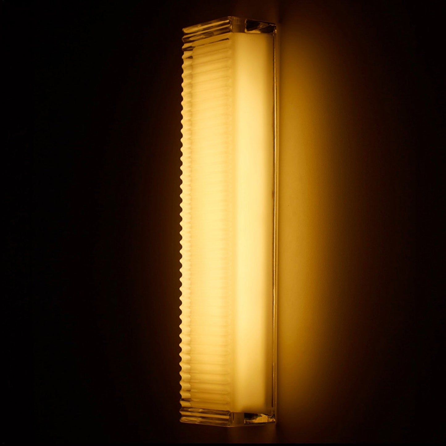 Chip LED Wall Light in Detail.