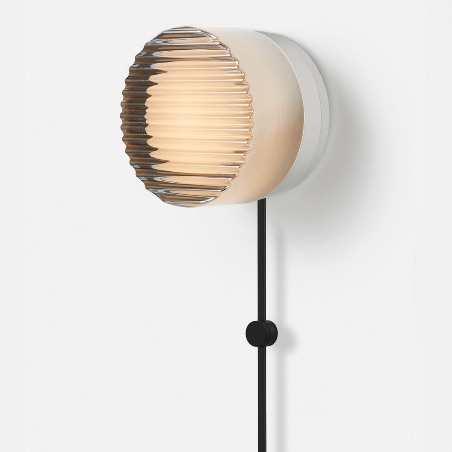 Crisp LED Plug-In Wall Light in Detail.