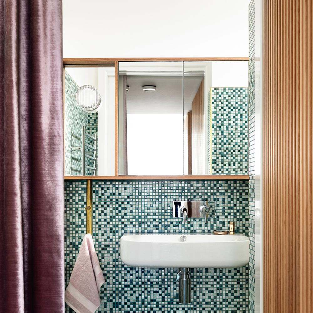 Crisp LED Wall Light in bathroom.