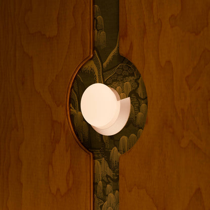 Cuff LED Wall Light in Detail.