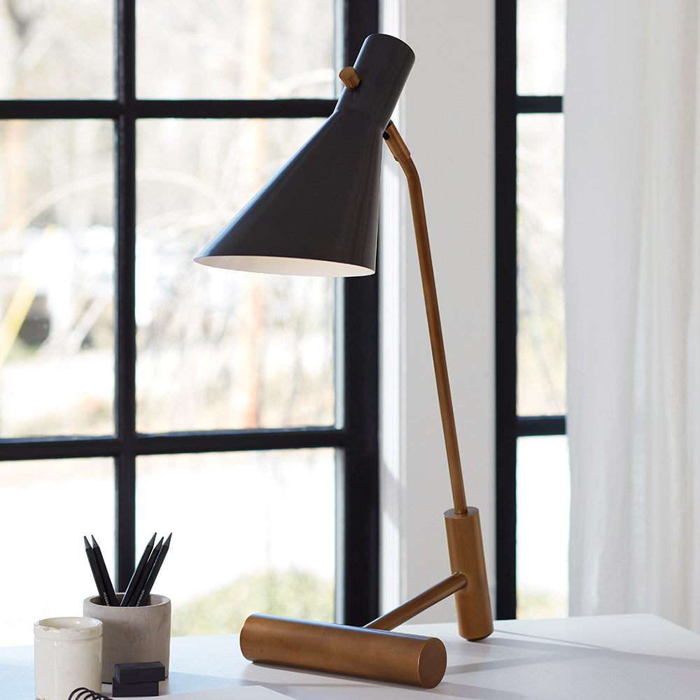 Spyder Table Lamp in Detail.
