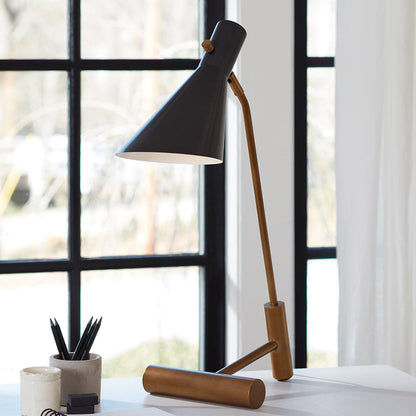 Spyder Table Lamp in Detail.
