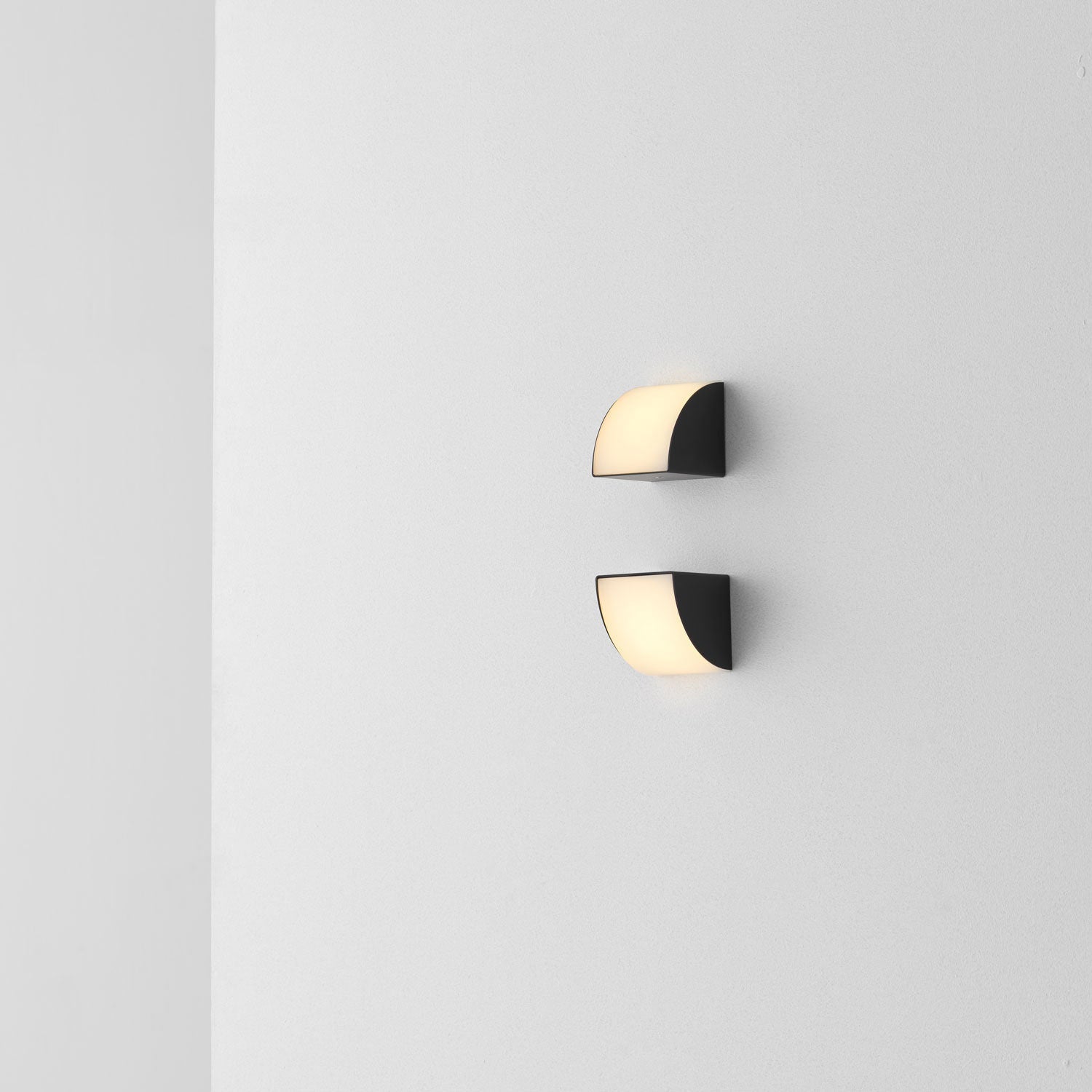 Phase LED Wall Light in Detail.