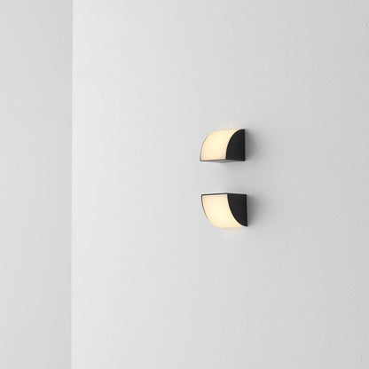 Phase LED Wall Light in Detail.