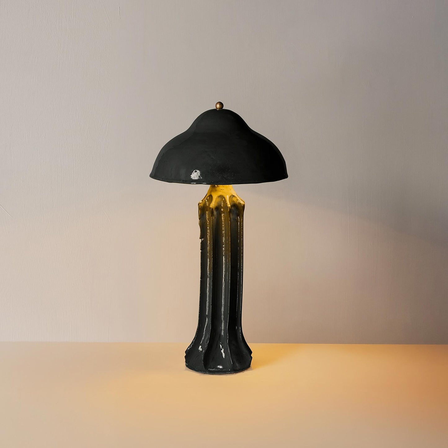 Arbor Slim LED Table Lamp in Detail.