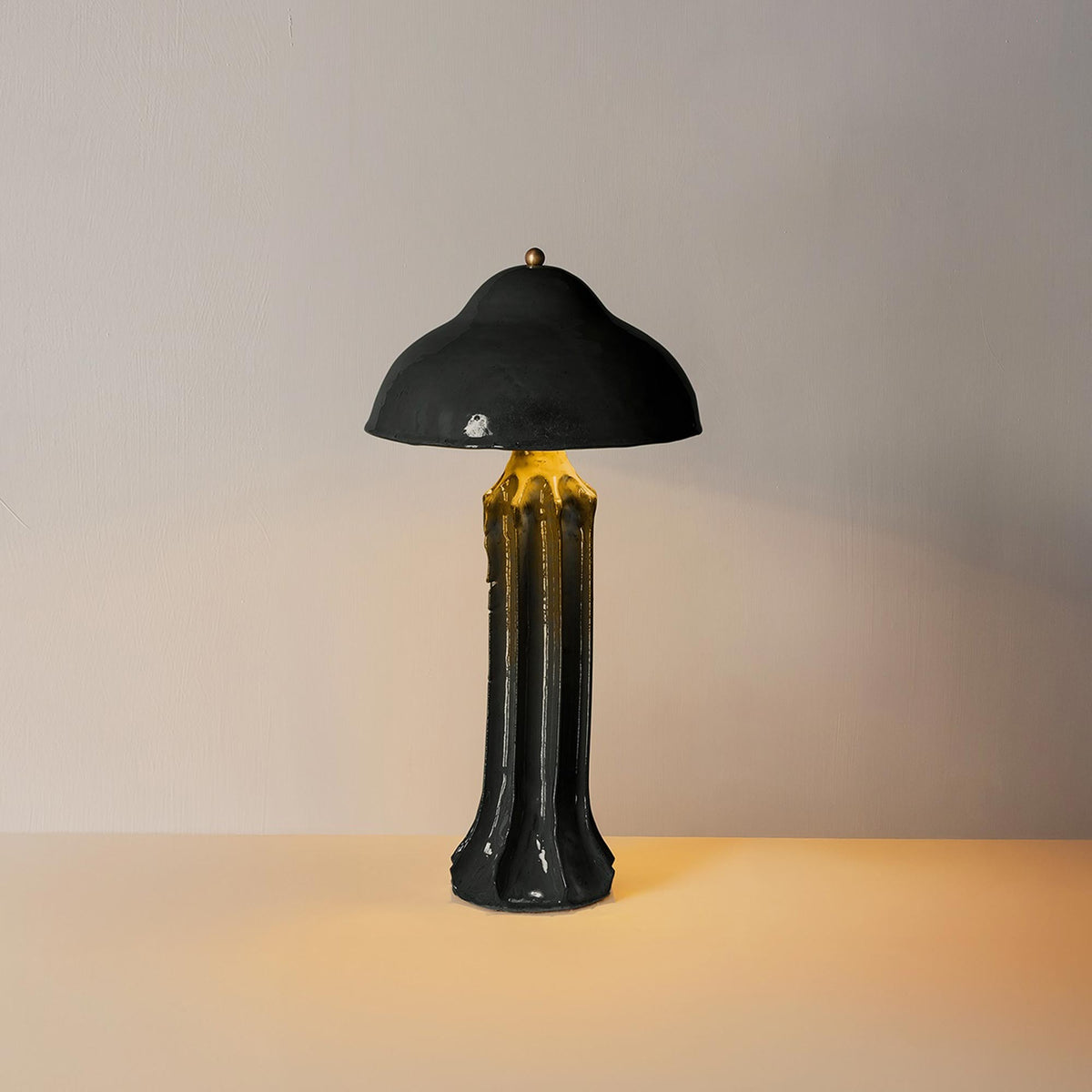 Arbor Slim LED Table Lamp in Detail.