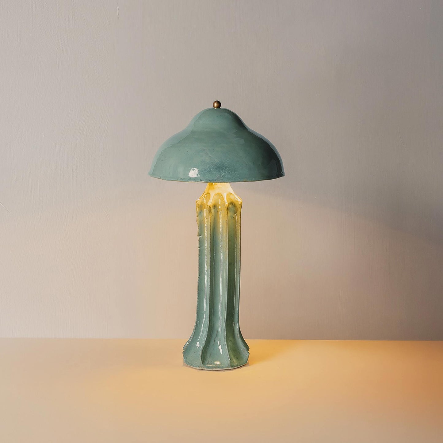 Arbor Slim LED Table Lamp in Detail.