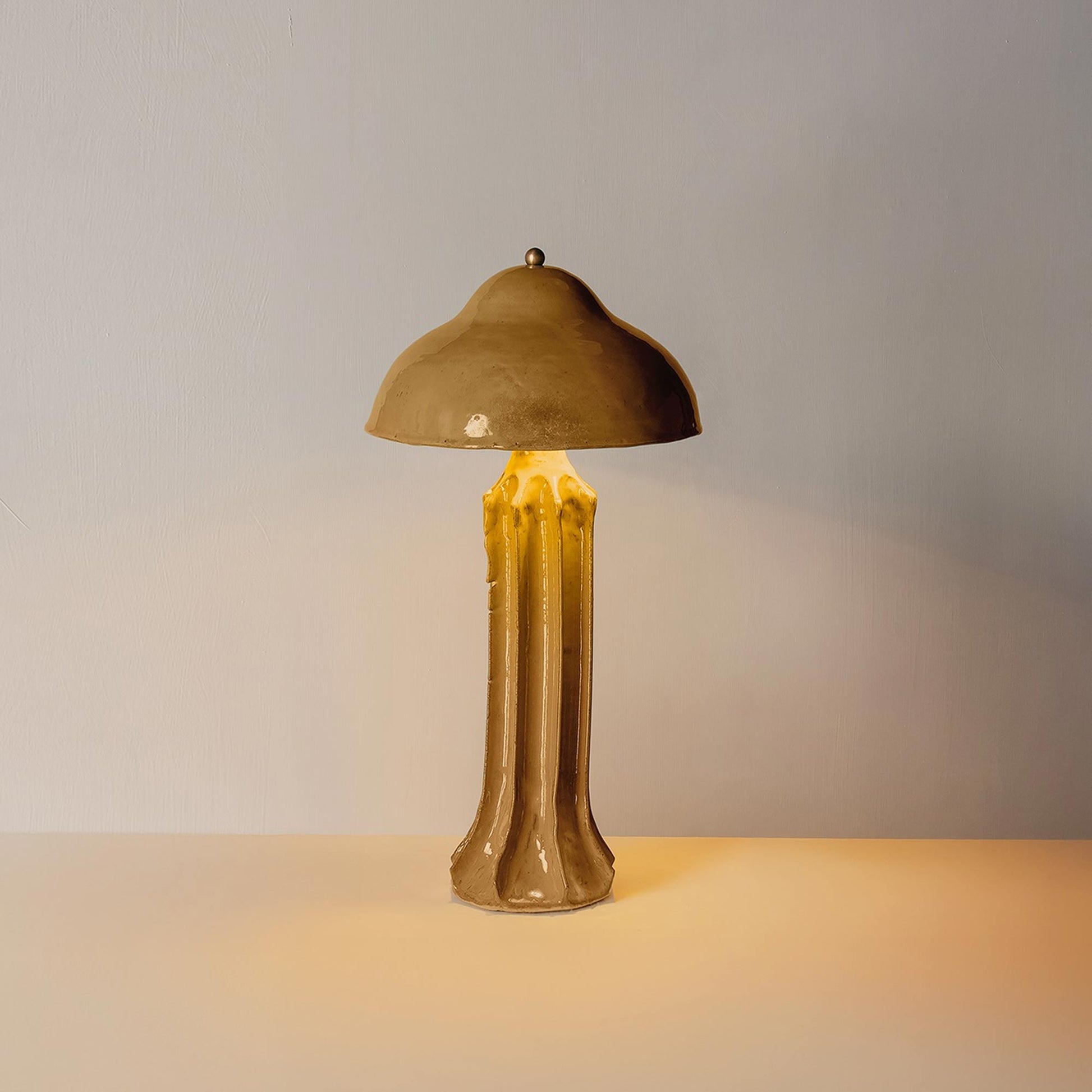 Arbor Slim LED Table Lamp in Detail.