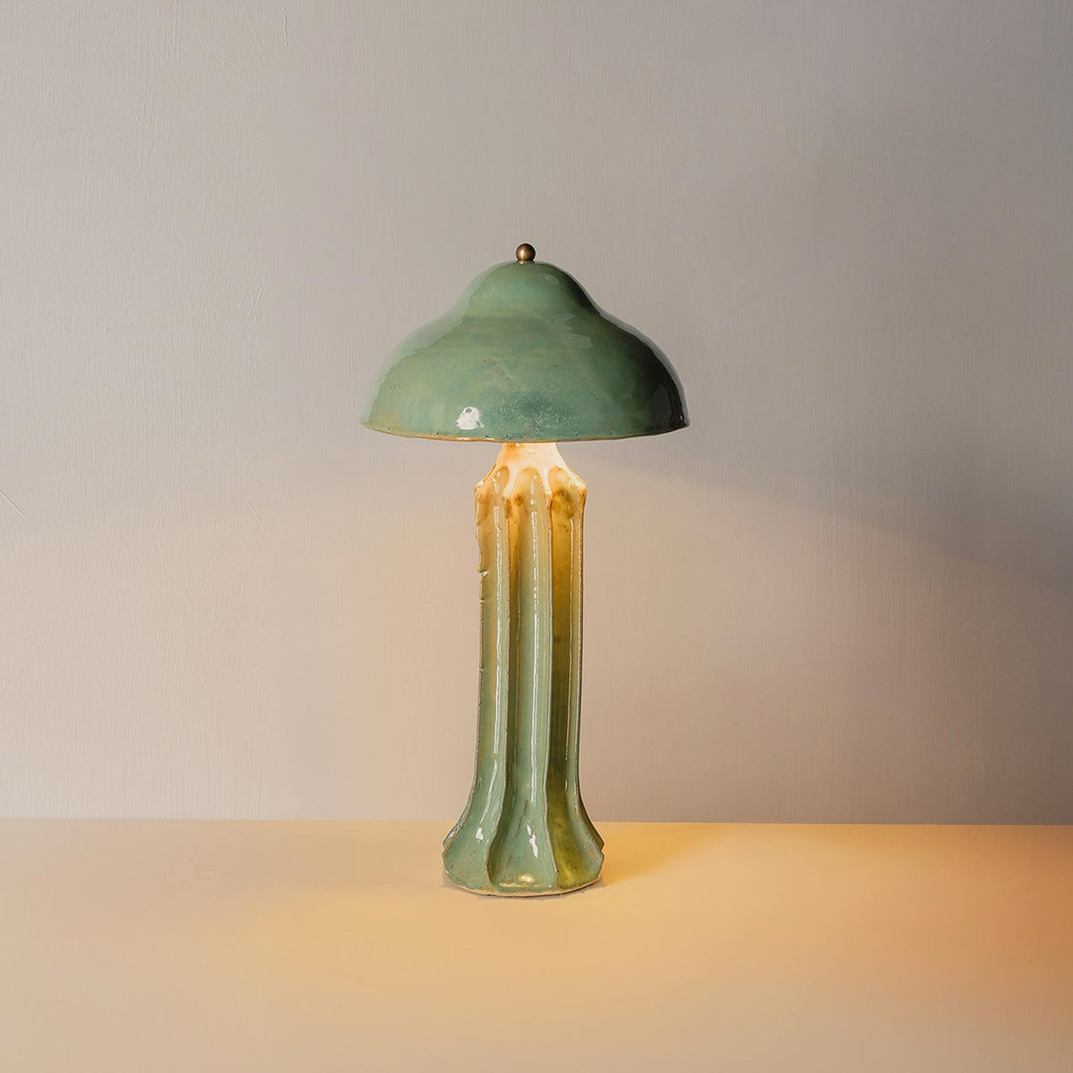 Arbor Slim LED Table Lamp in Detail.