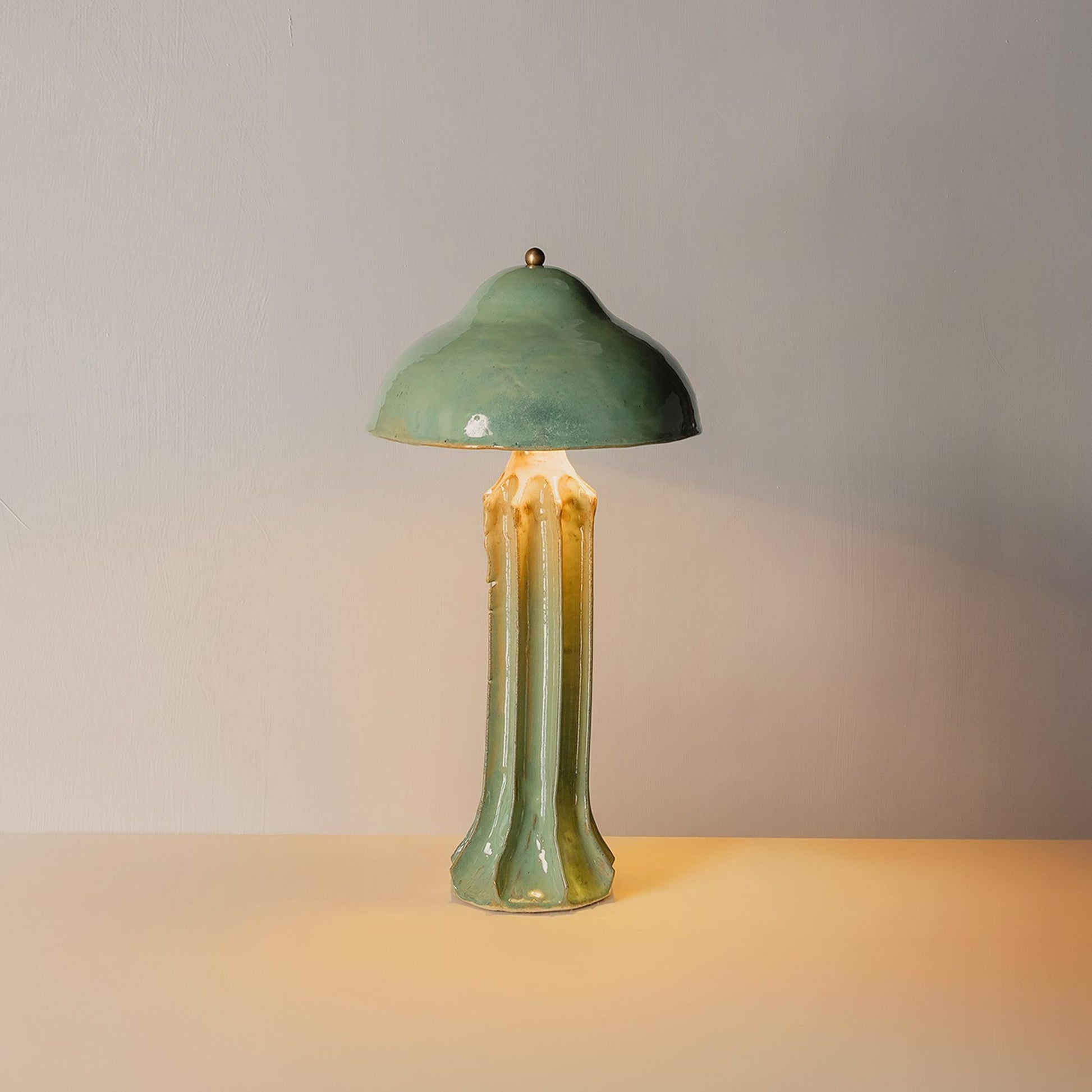 Arbor Slim LED Table Lamp in Detail.