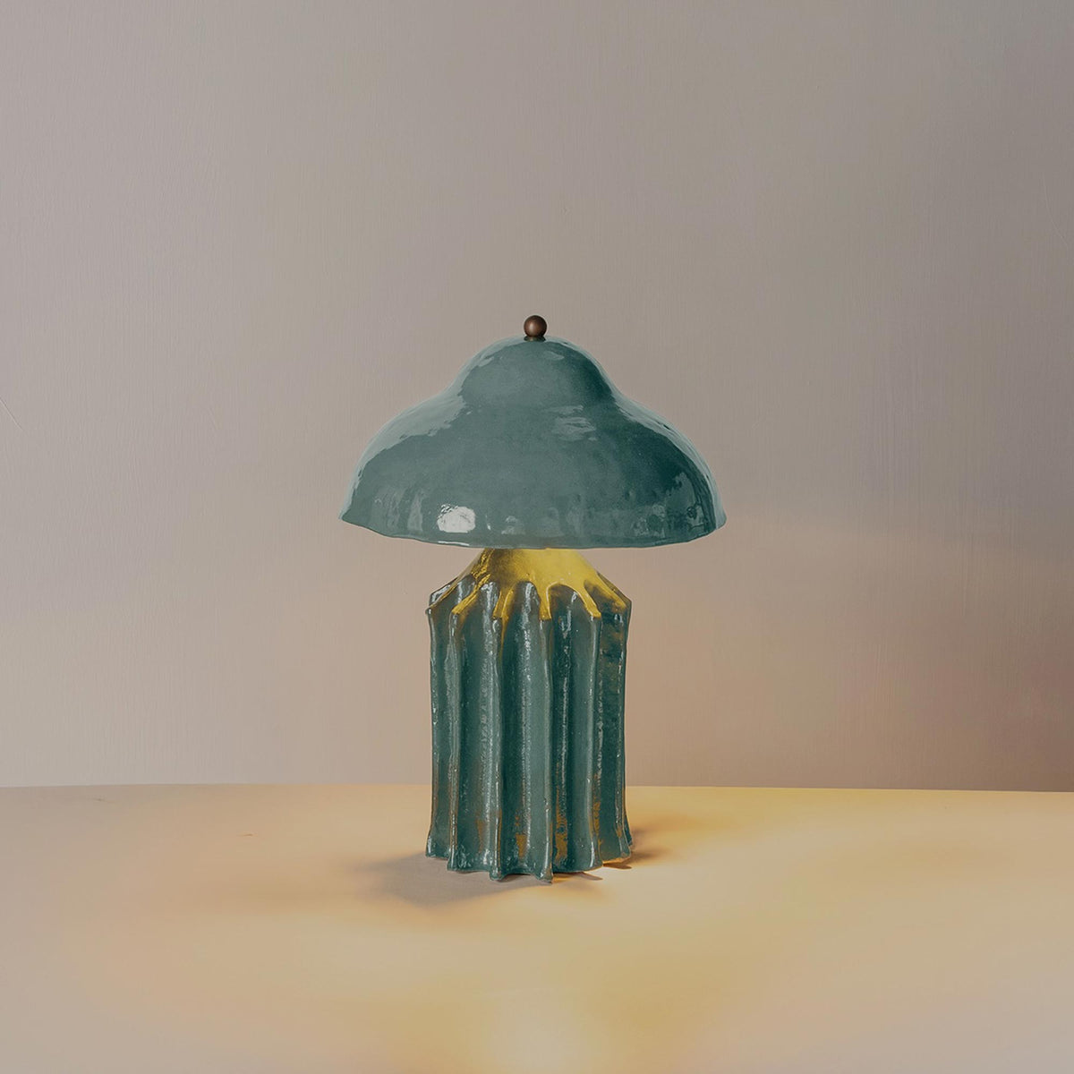 Arbor Squat LED Table Lamp in Detail.