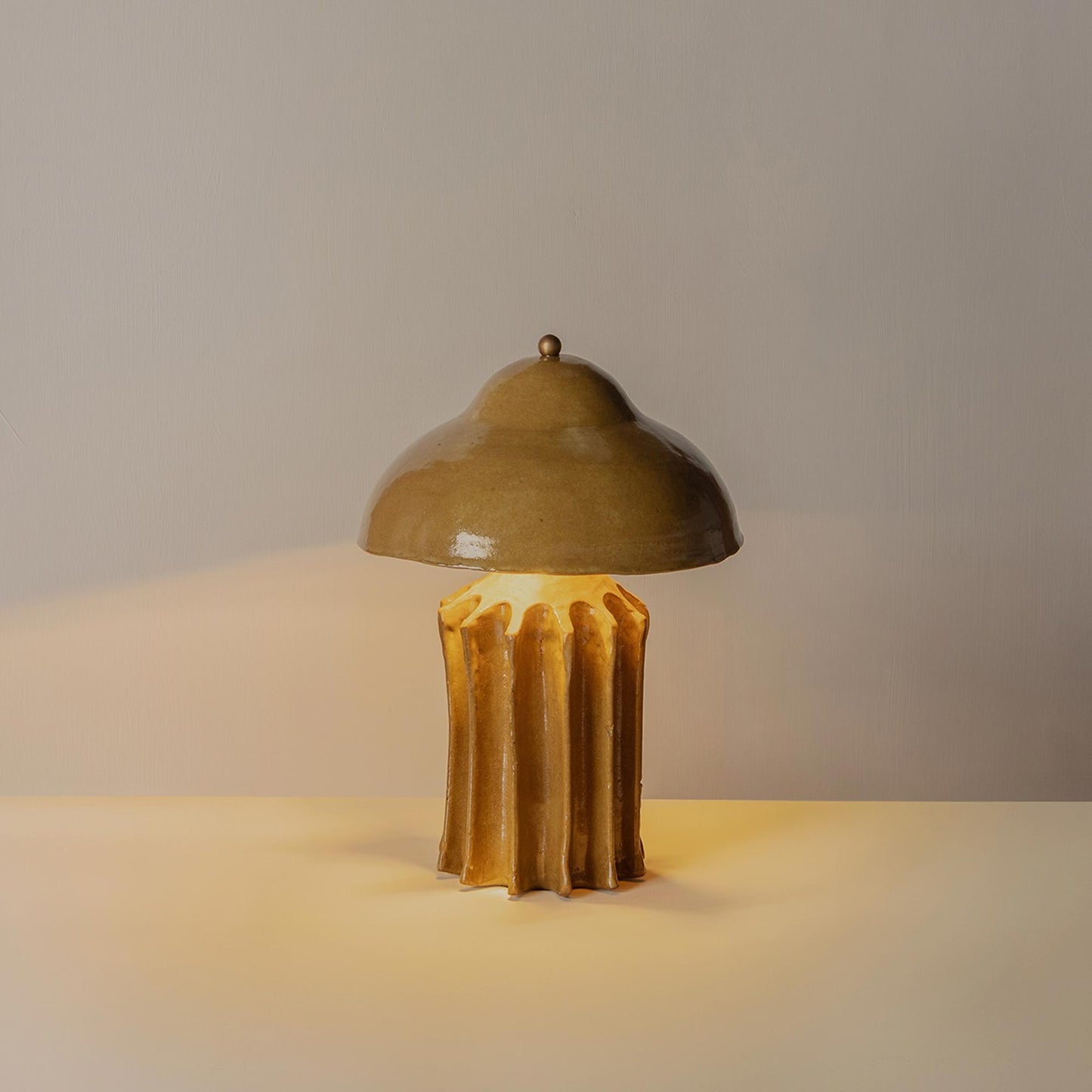 Arbor Squat LED Table Lamp in Detail.