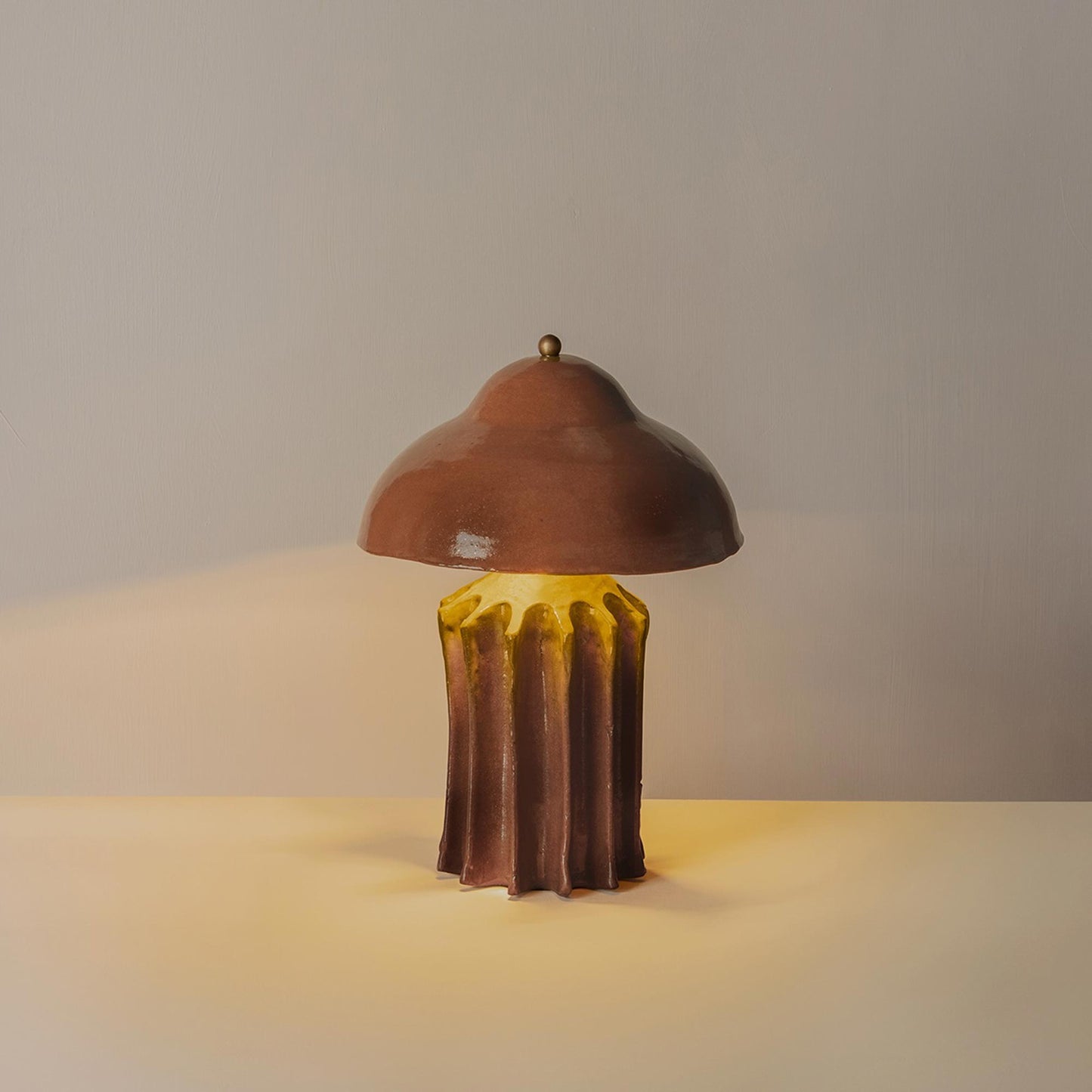 Arbor Squat LED Table Lamp in Detail.