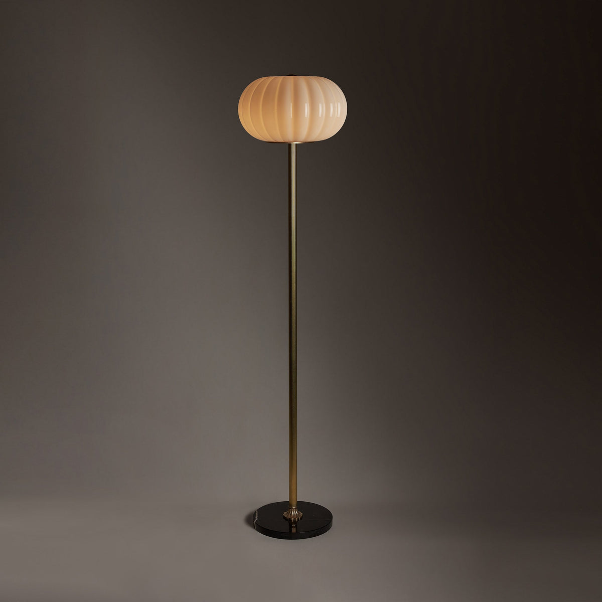 Cloud LED Floor Lamp in Detail.