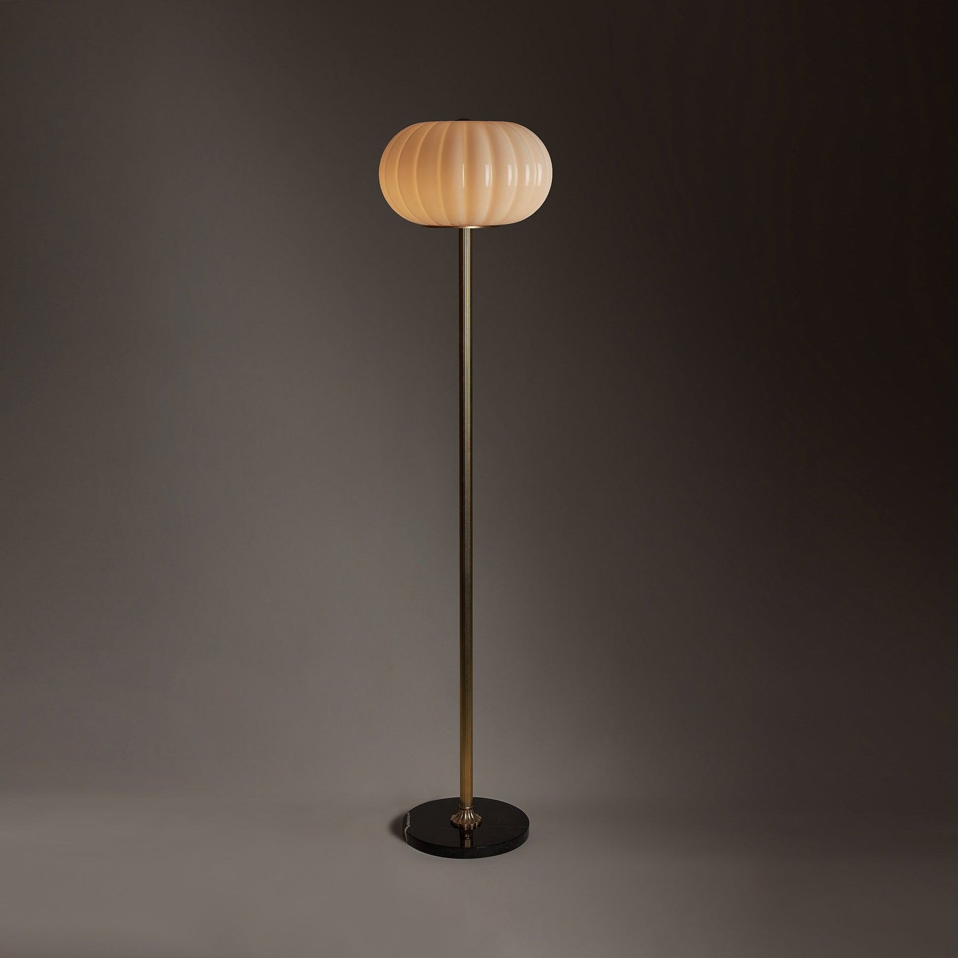 Cloud LED Floor Lamp in Detail.