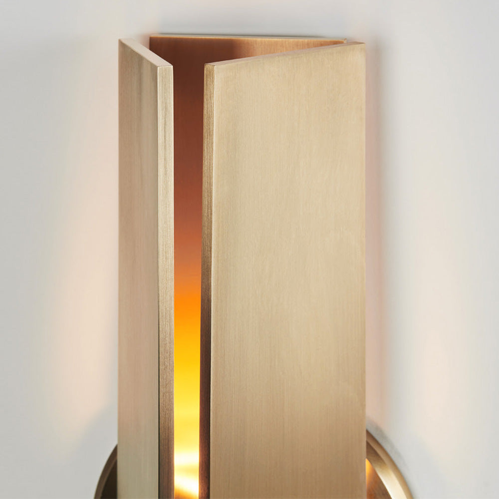 Delta LED Wall Light in Detail.