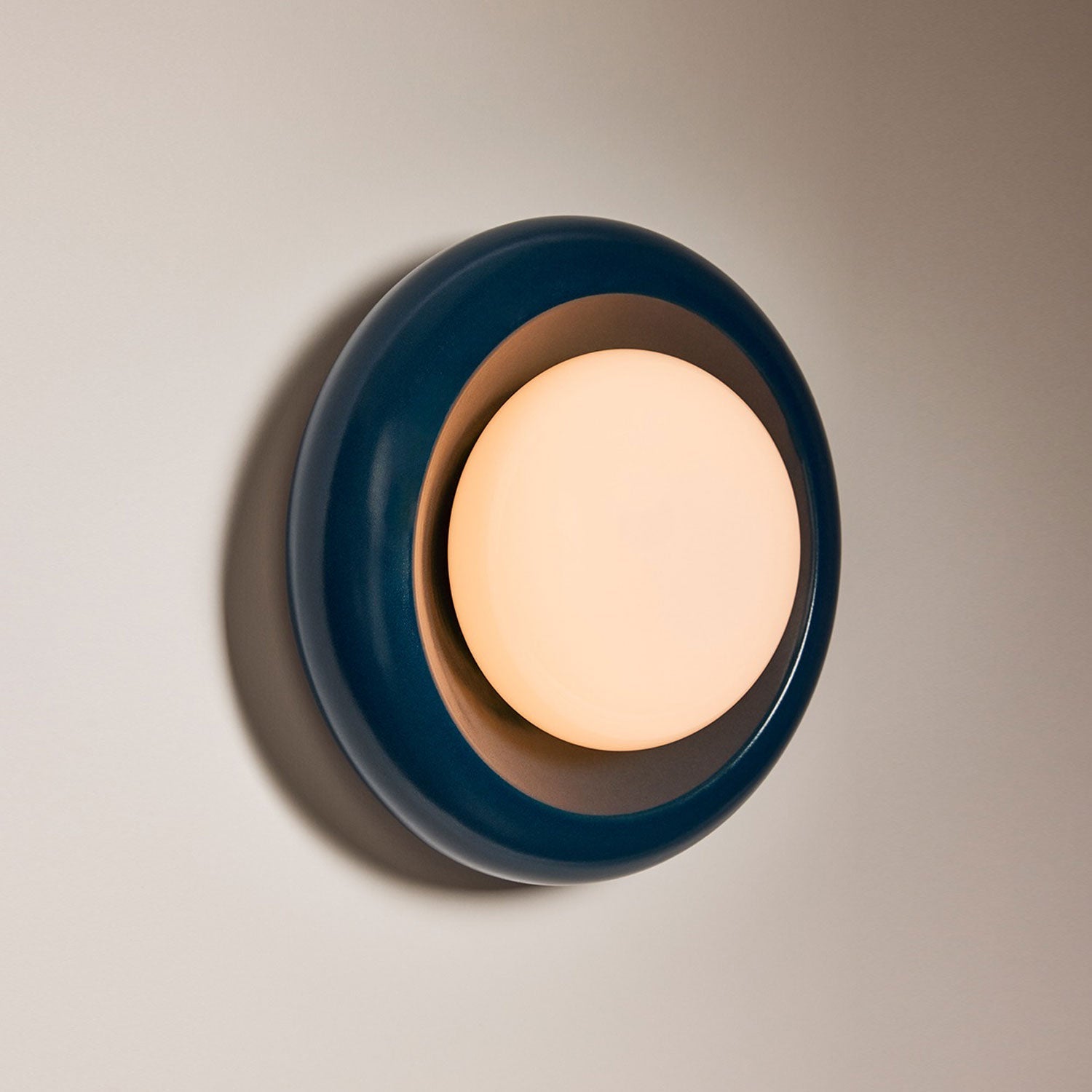 Humboldt LED Wall Light in Detail.