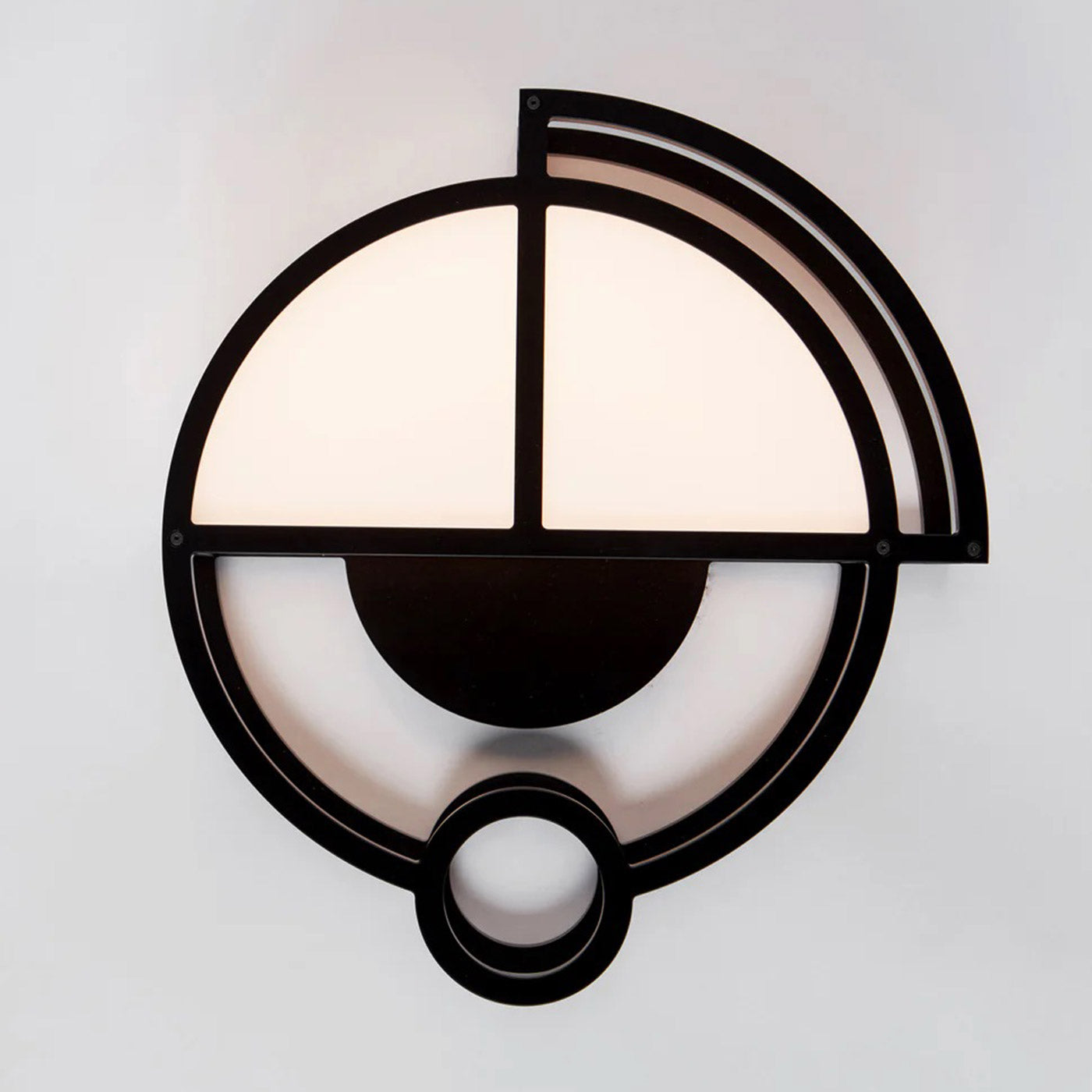 Moonrise round LED Wall Light in Detail.