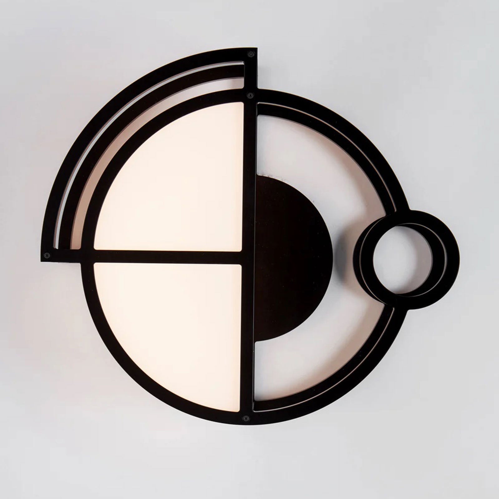 Moonrise round LED Wall Light in Detail.