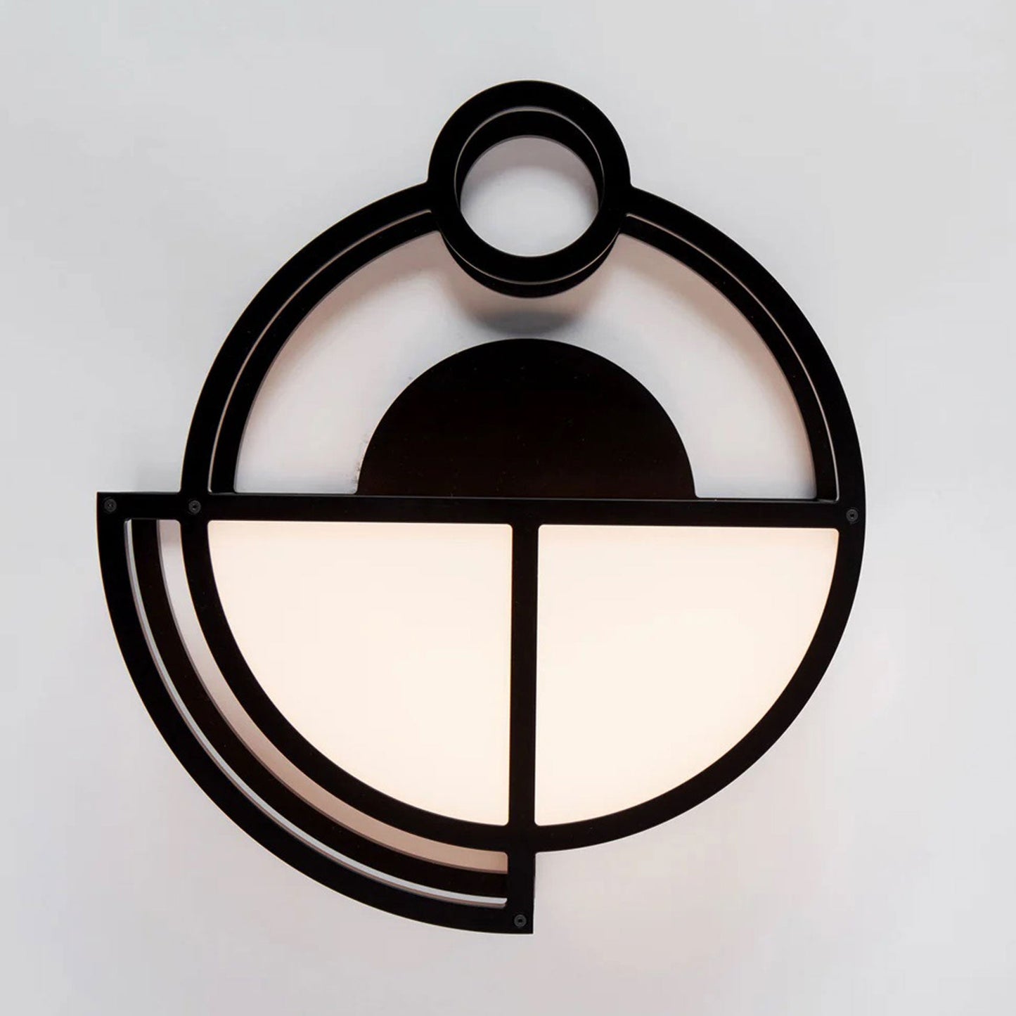 Moonrise round LED Wall Light in Detail.