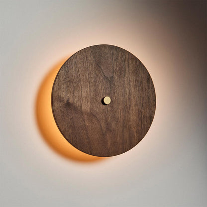 Pith LED Wall Light in Detail.