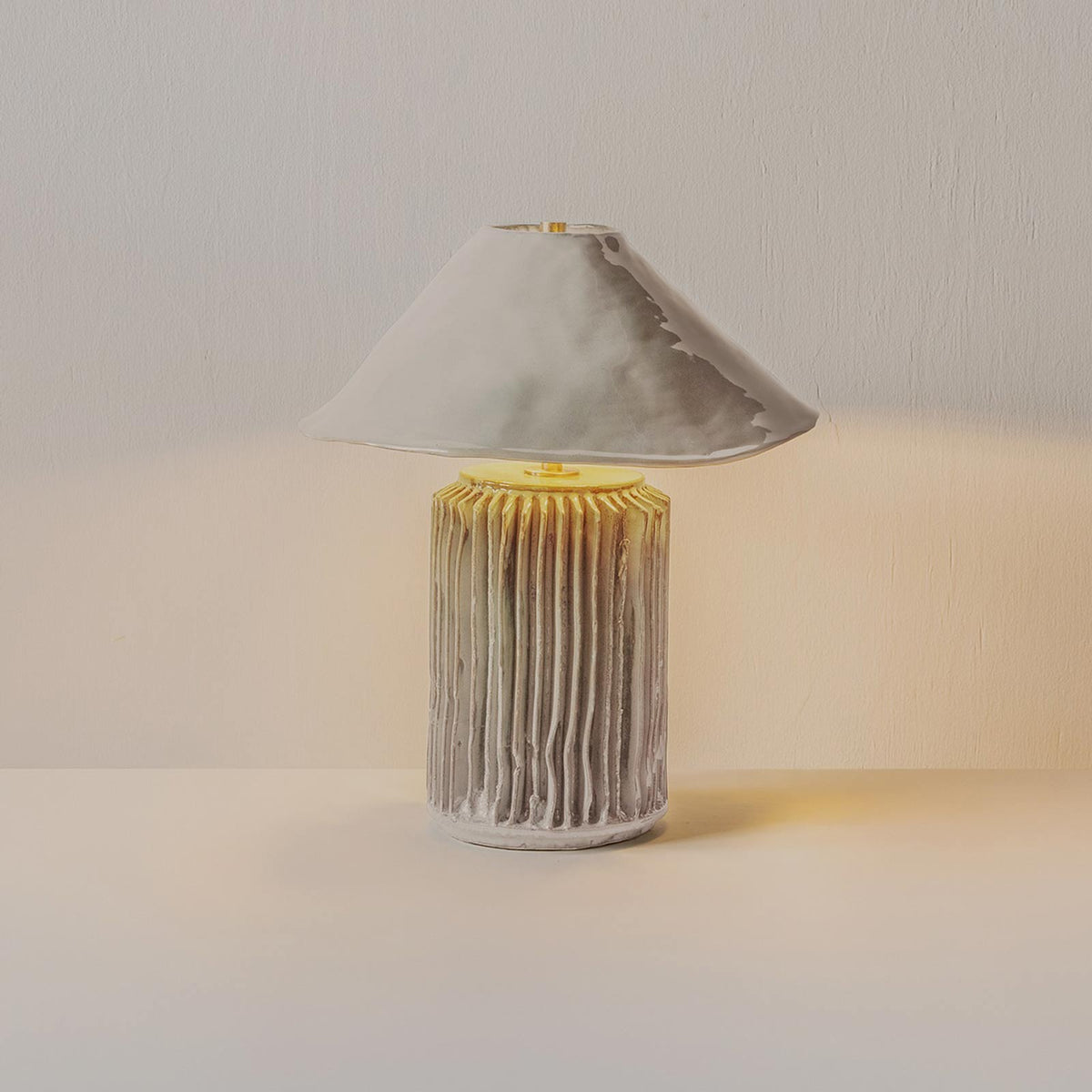 Silo I LED Table Lamp in Detail.