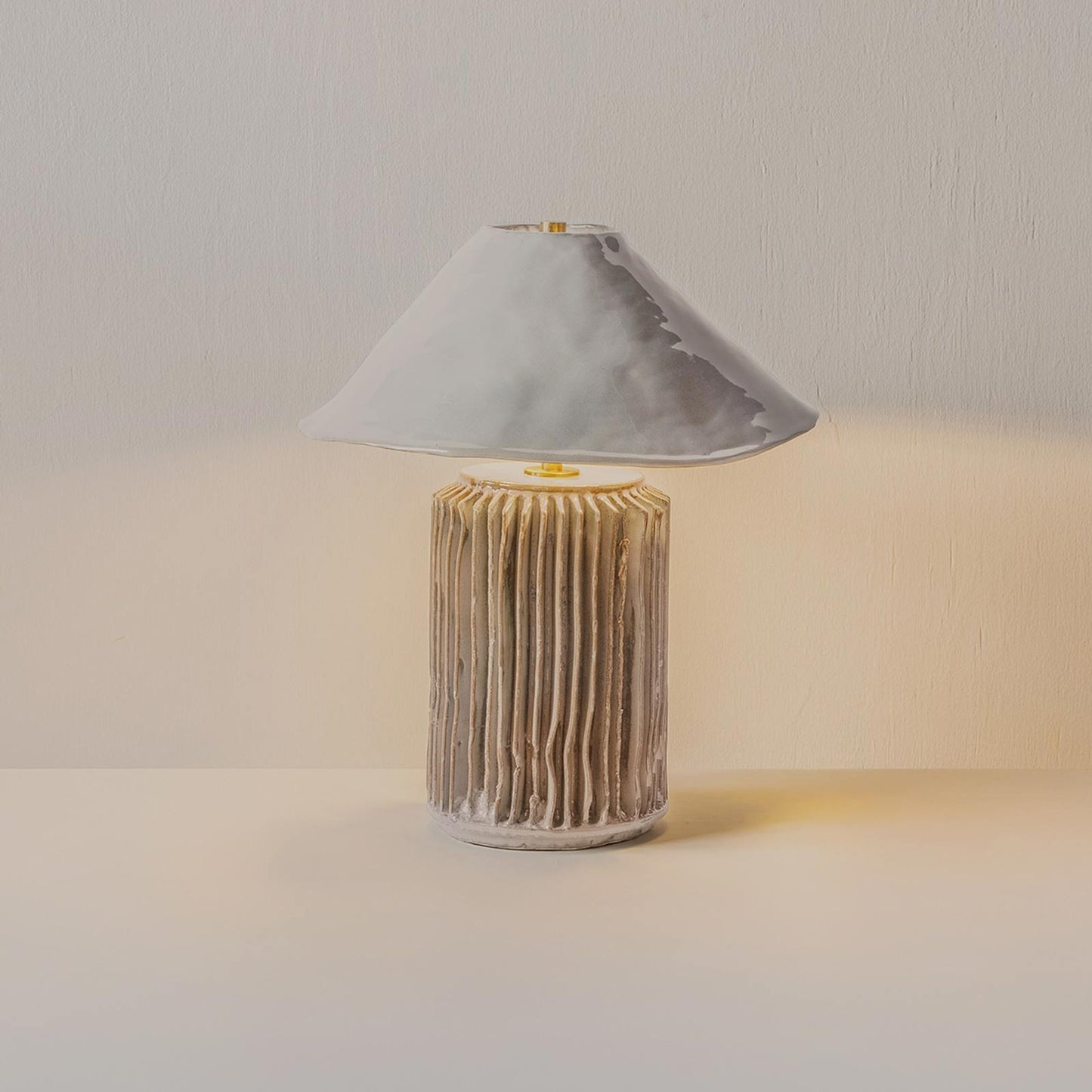 Silo I LED Table Lamp in Detail.